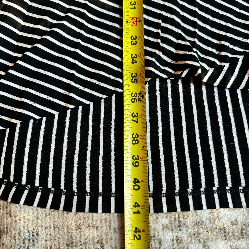 Cabi Striped ATC Wink Black
Sleeveless Dress Size‎ Medium - Picture 10 of 10